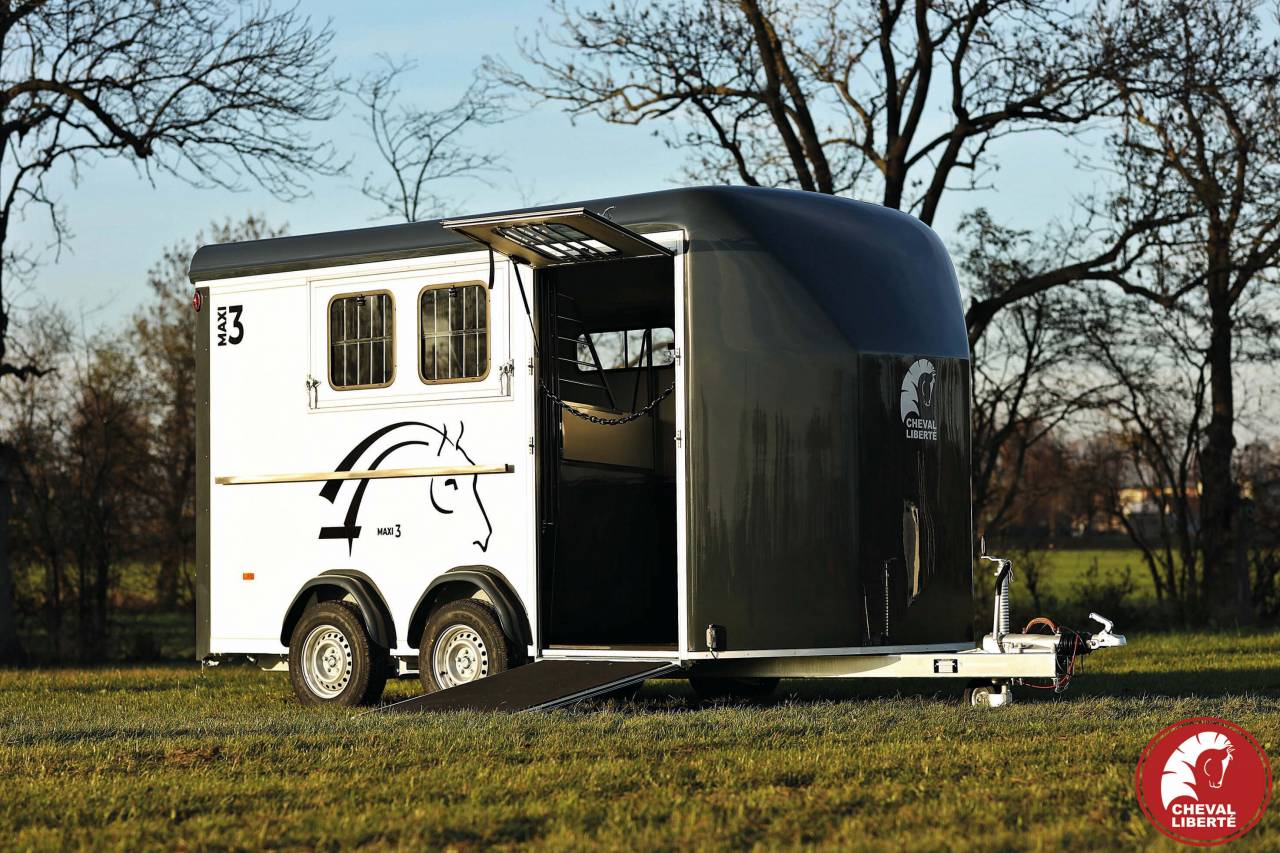 Horse trailer Cheval Liberte MAXI 3 3 Stalls 2024 New