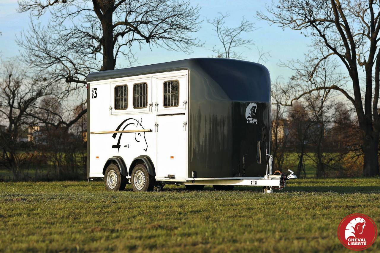 Horse trailer Cheval Liberte MAXI 3 3 Stalls 2024 New