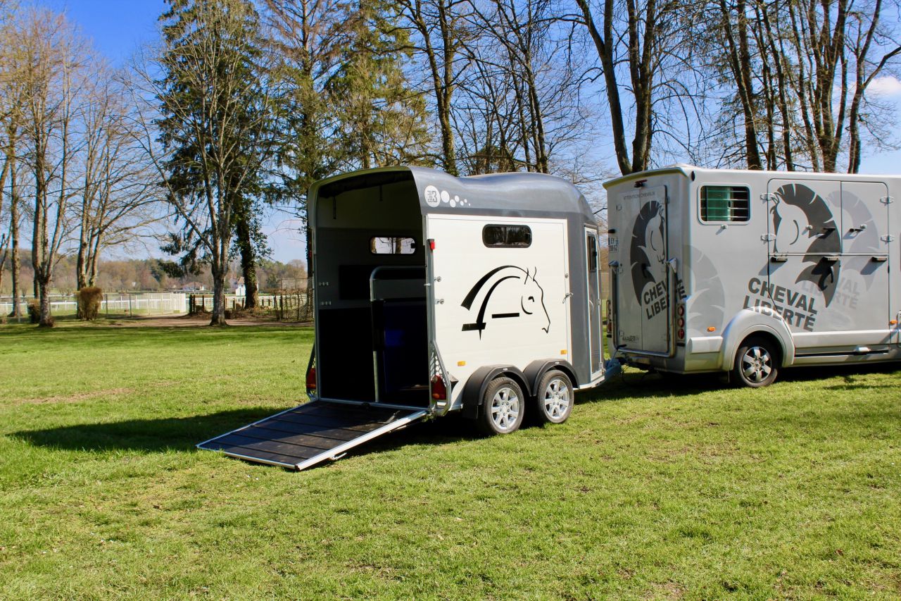 Horse trailer Cheval Liberte GOLD 3 2 Stalls 2025 New
