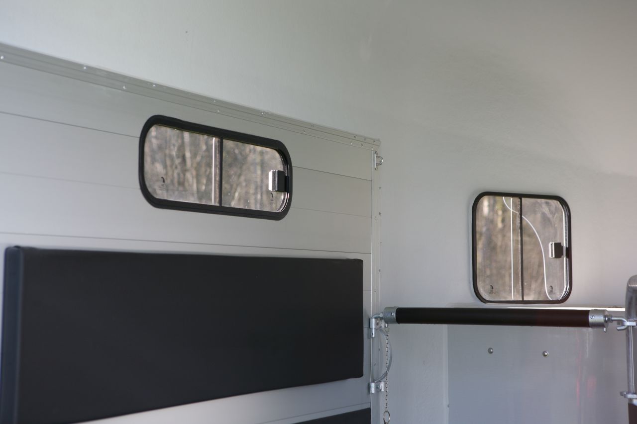 Horse trailer Cheval Liberte GOLD 3 2 Stalls 2025 New