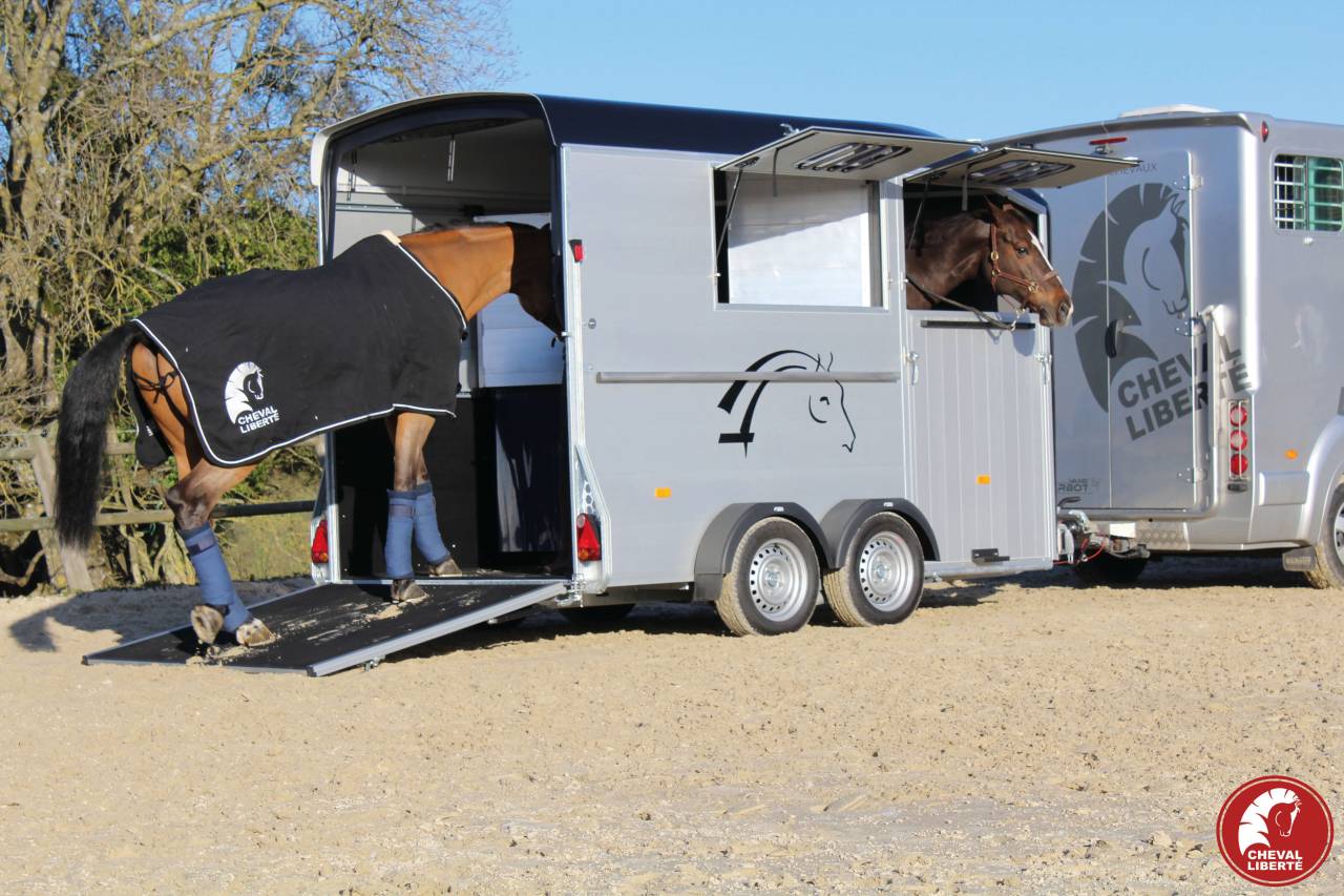 Horse trailer Cheval Liberte MAXI 2 2 Stalls 2024 New