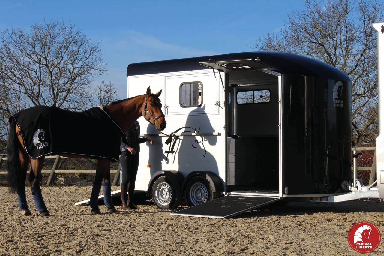 Horse trailer Cheval Liberte MAXI 2 2 Stalls 2024 New