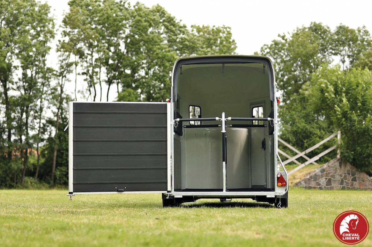 Horse trailer Cheval Liberte Gold 3 2 Stalls 2024 New