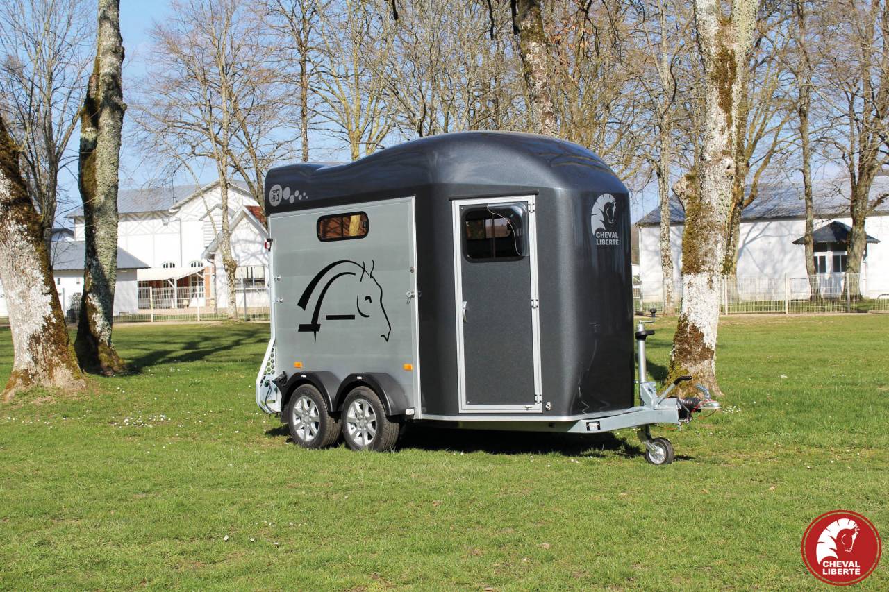 Horse trailer Cheval Liberte Gold 3 2 Stalls 2024 New