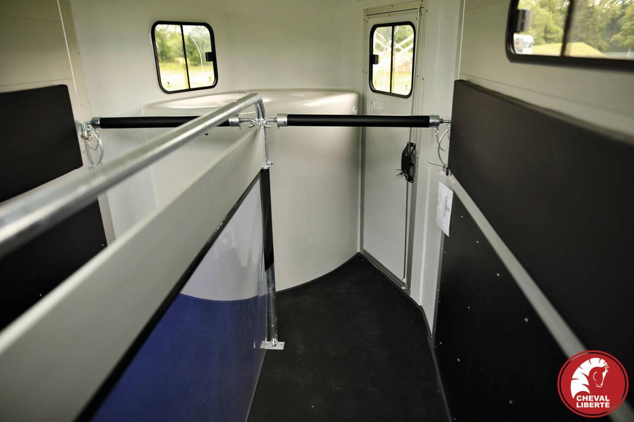 Horse trailer Cheval Liberte Gold 3 2 Stalls 2024 New