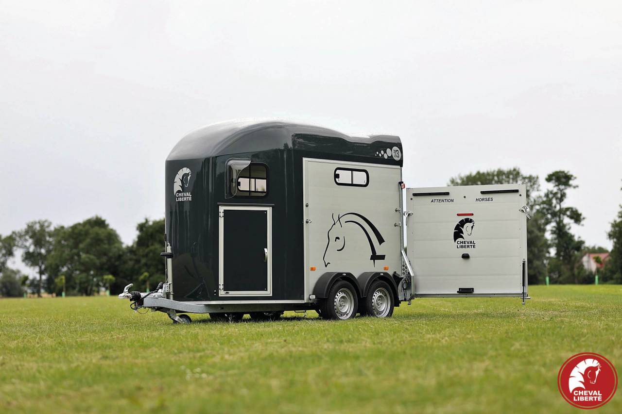 Horse trailer Cheval Liberte Gold 3 2 Stalls 2024 New