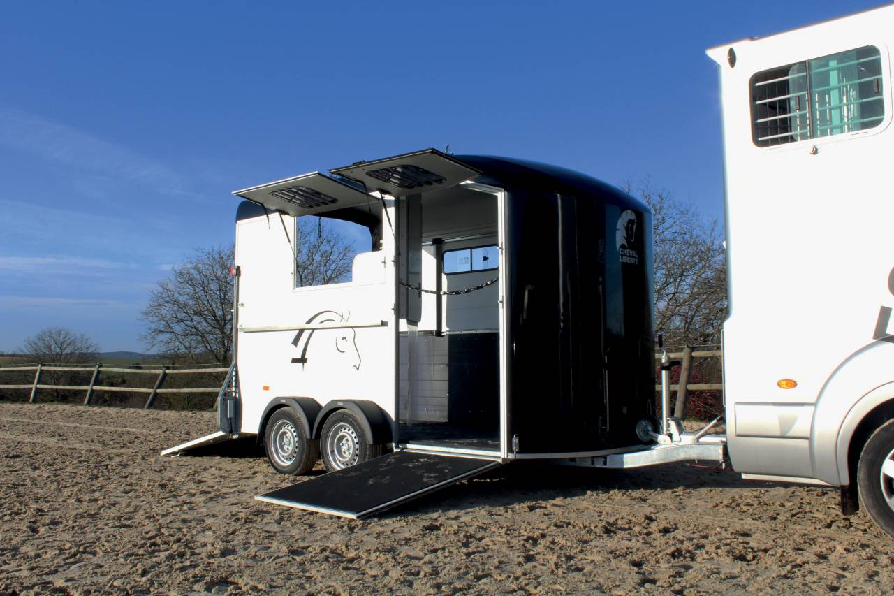 Horse trailer Cheval Liberte DUOMAX 2 Stalls 2025 New