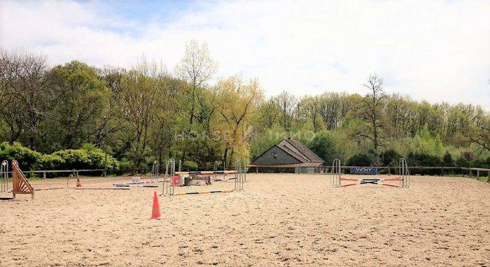 Riding school  Allier