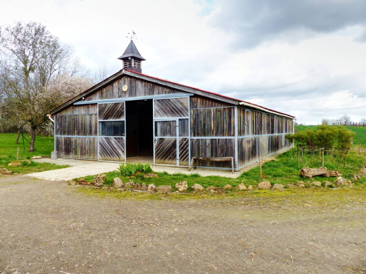 Livery yard  Seine-et-Marne
