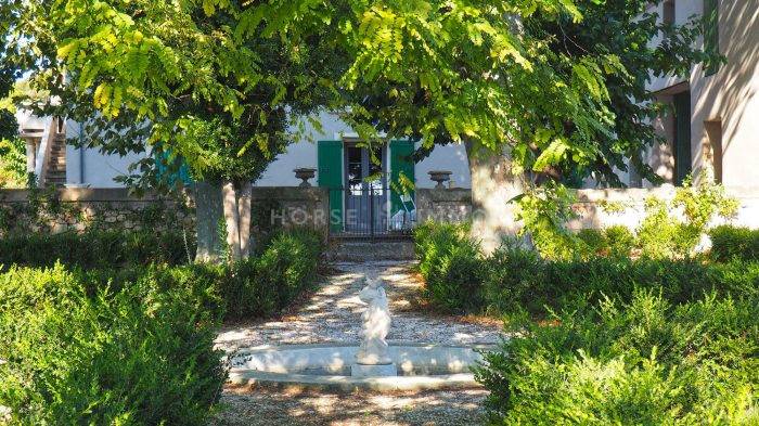 Equestrian property  Hérault