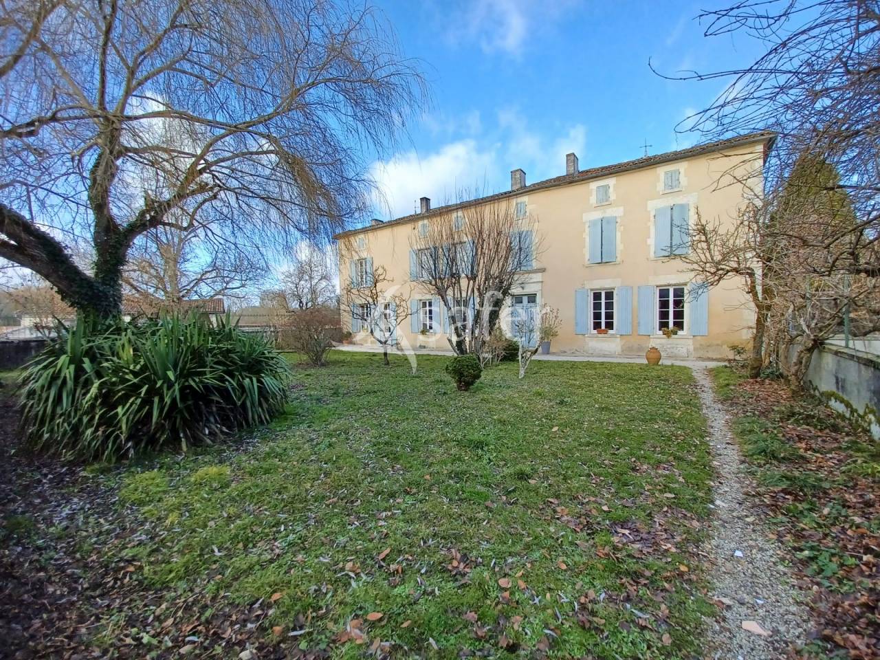 Other country property  Charente