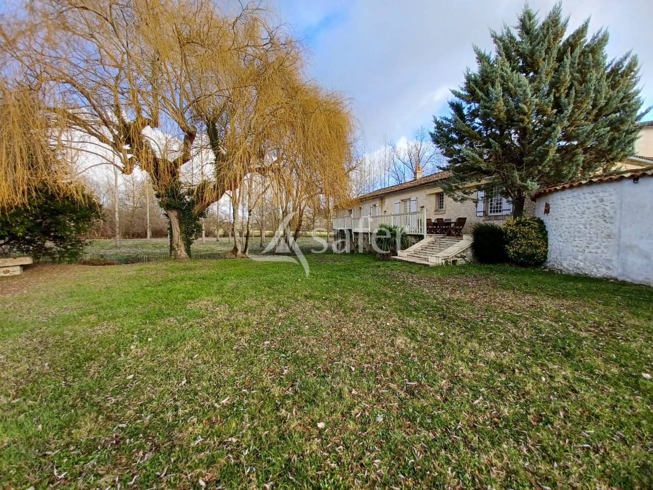 Other country property  Charente