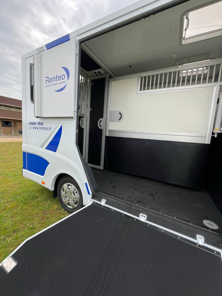 Horsebox HGV Theault Proteo Switch 2025 Used