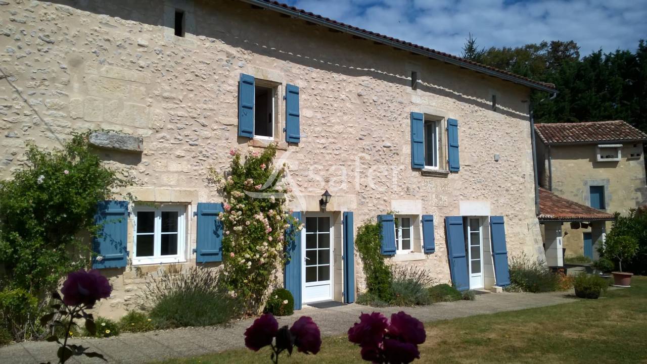 Fruit farm  Dordogne