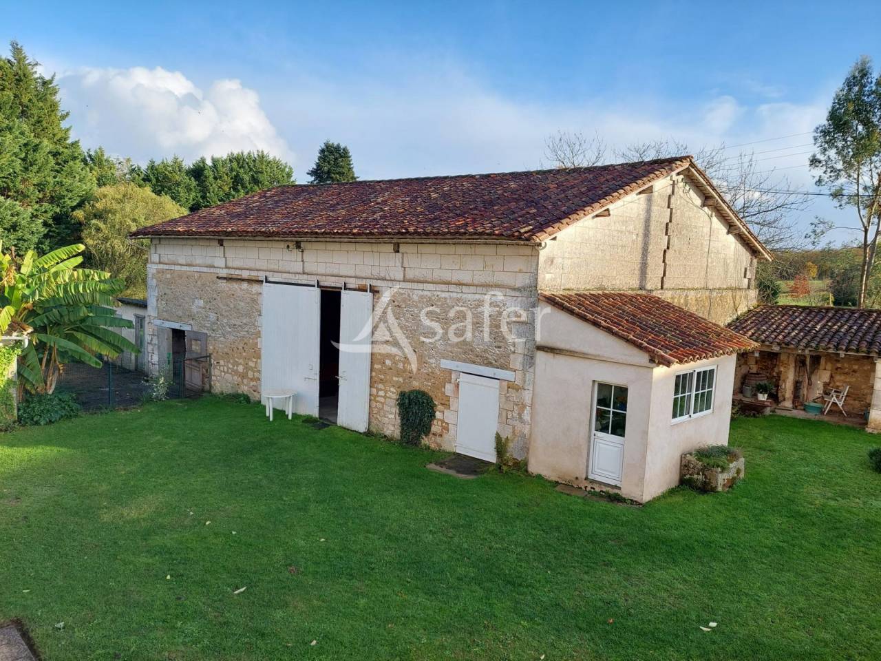 Fruit farm  Dordogne