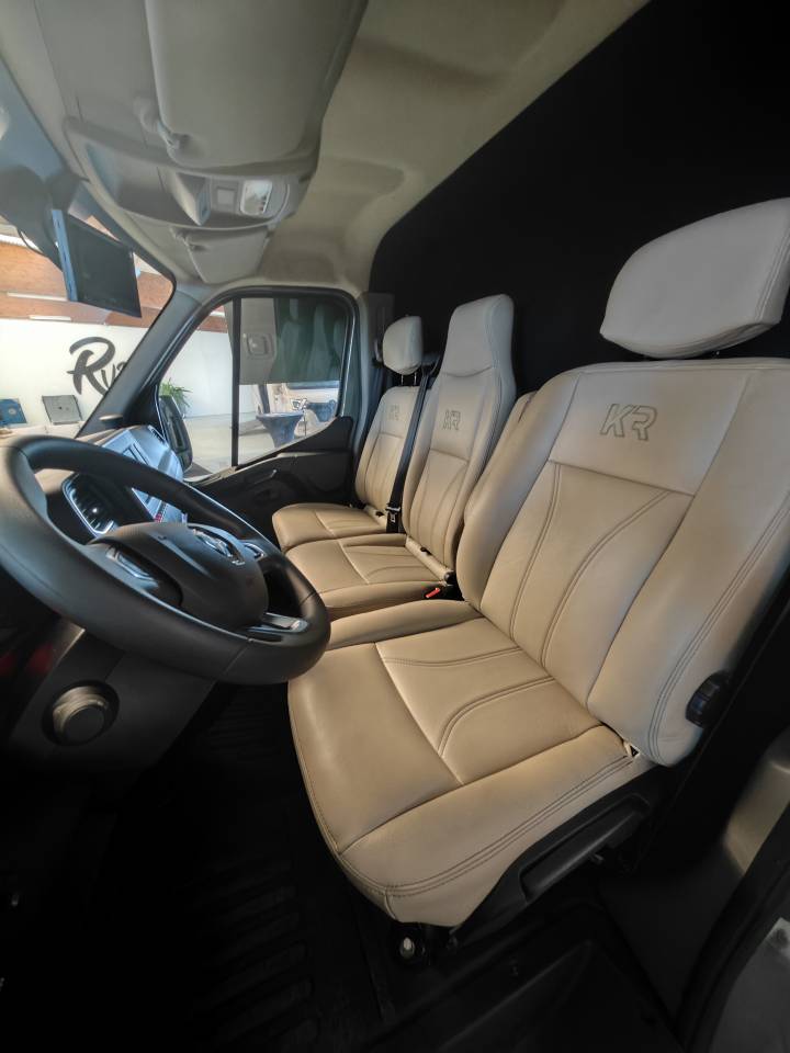 Horsebox HGV Krismar 3 places stalles 2024 New