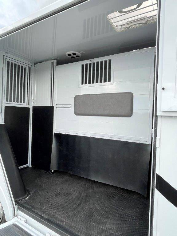 Horsebox HGV Renault Master 2023 New