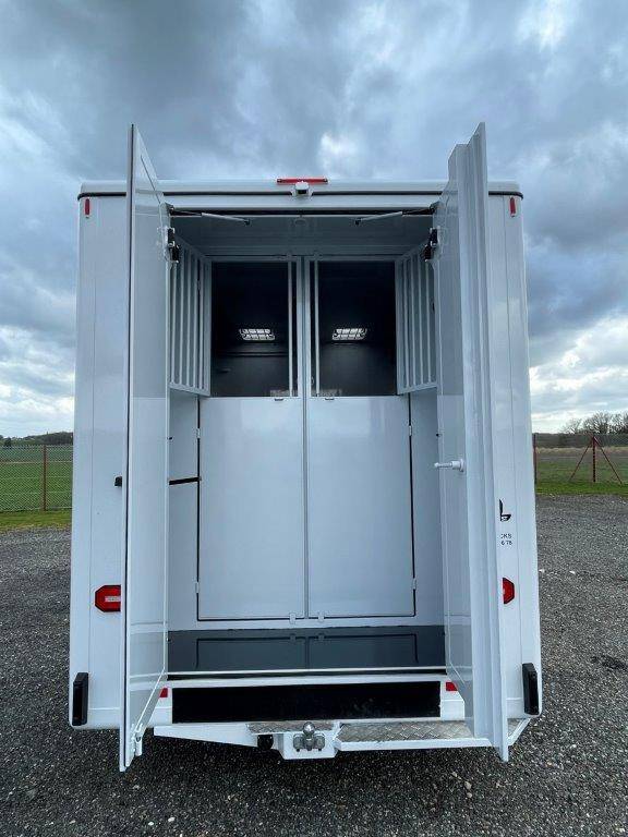 Horsebox HGV Renault Master 2023 New