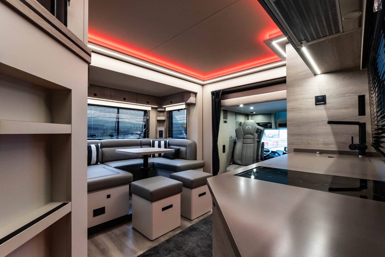 Horsebox NON-HGV Krismar Professionnelle / Exclusive 2023 New