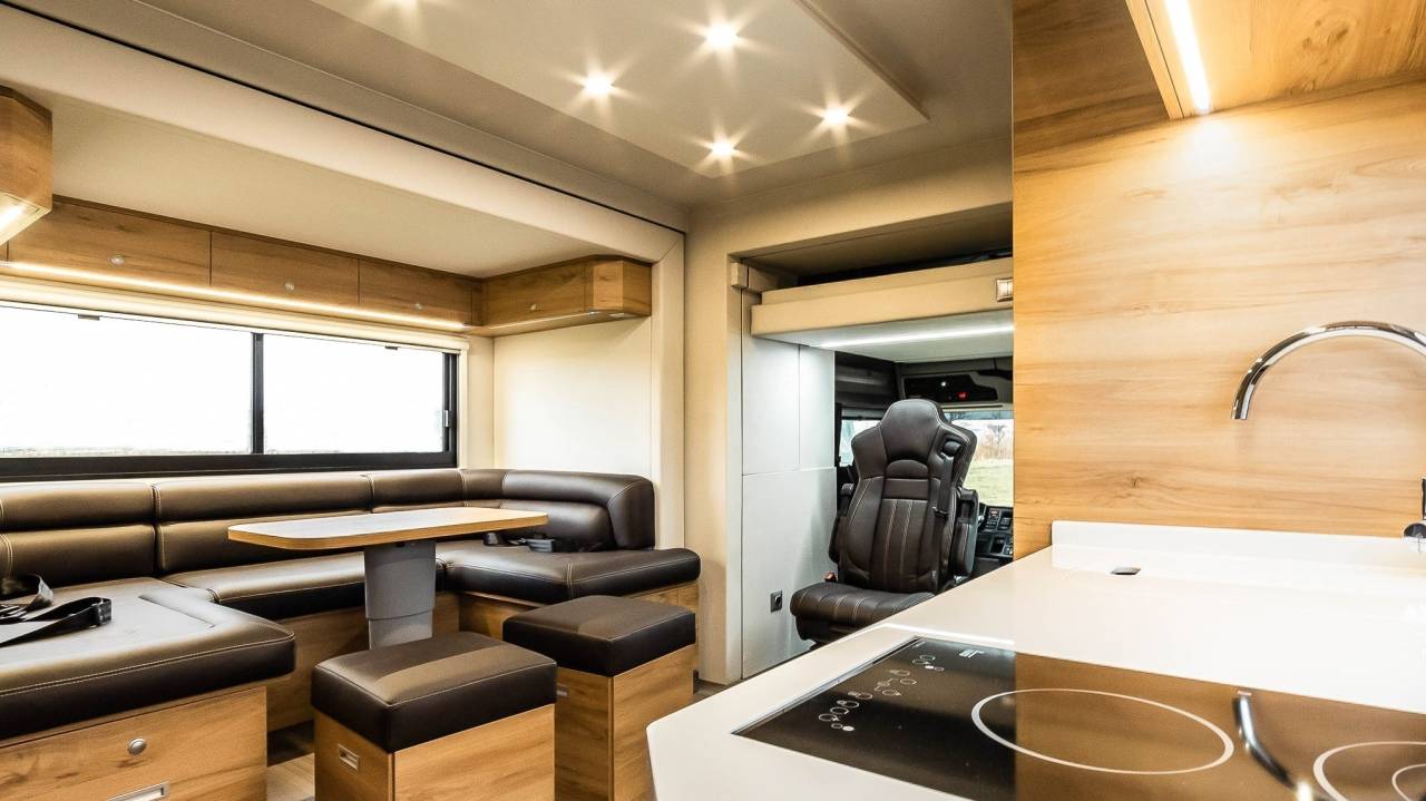 Horsebox NON-HGV Krismar Professionnelle / Exclusive 2023 New