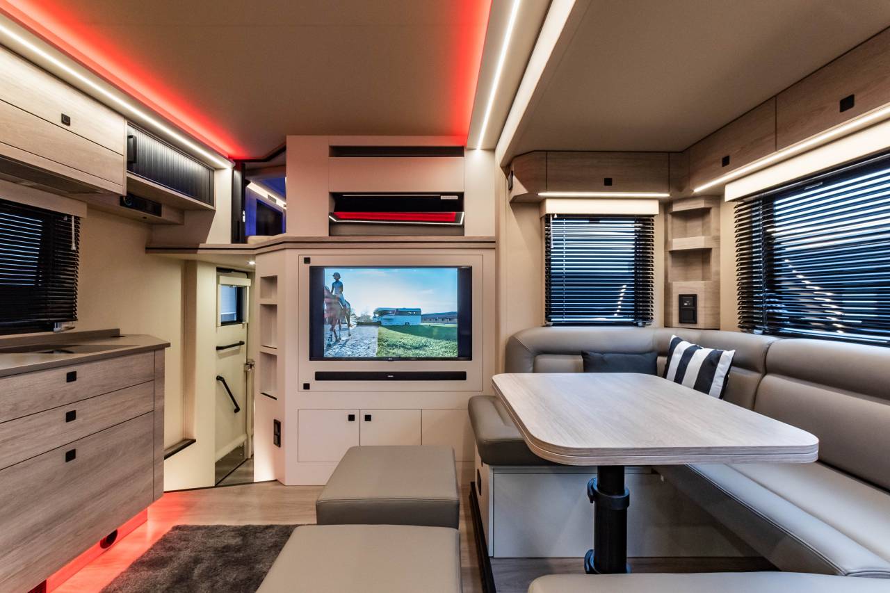 Horsebox NON-HGV Krismar Professionnelle / Exclusive 2023 New