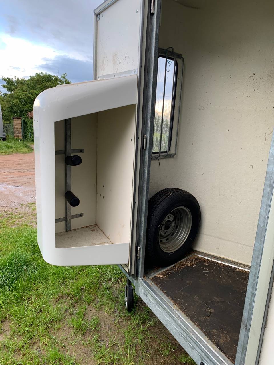 Horse trailer Fautras Univan 1,5 Stalls 2008 Used