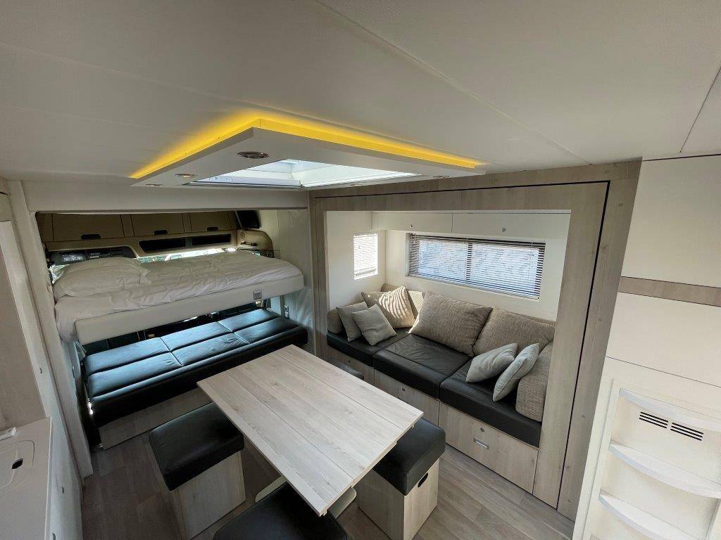 Horsebox NON-HGV STX MERCEDES 2018 Used