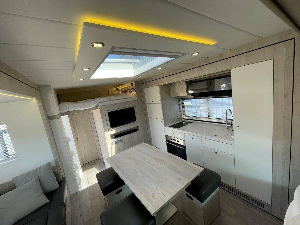 Horsebox NON-HGV STX MERCEDES 2018 Used