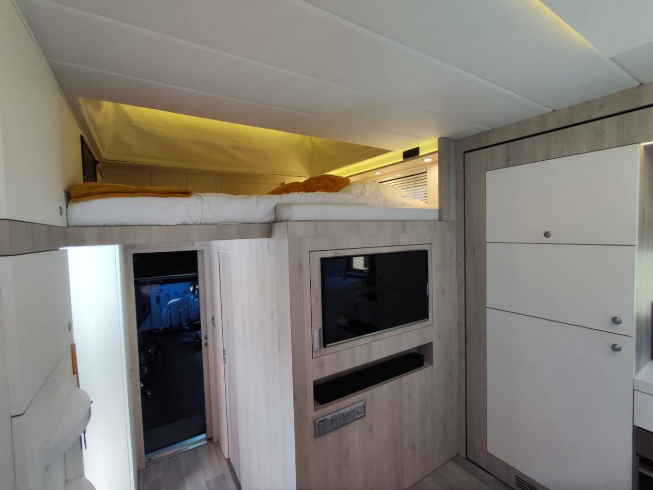 Horsebox NON-HGV STX MERCEDES 2018 Used