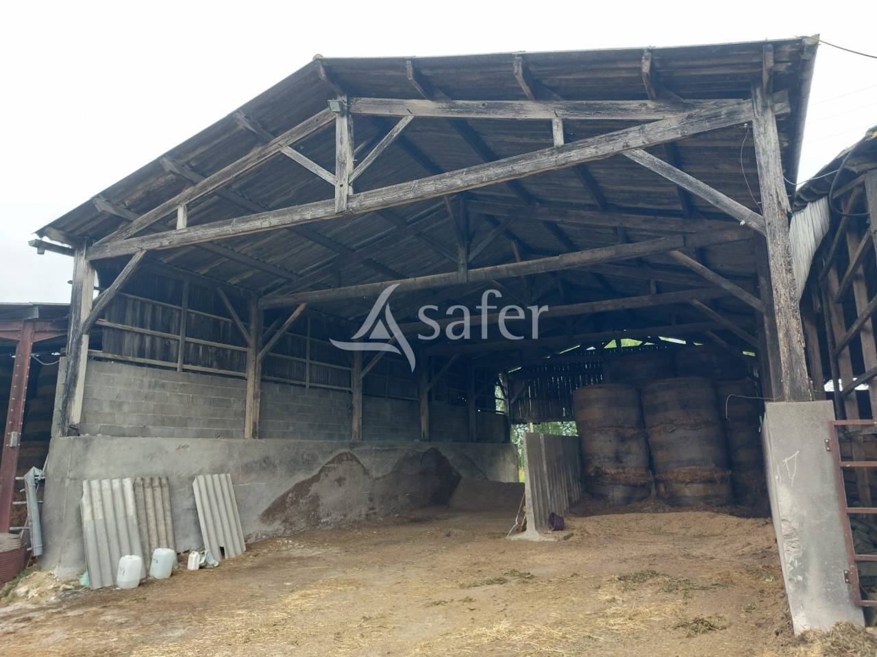 Dairy farm  Dordogne