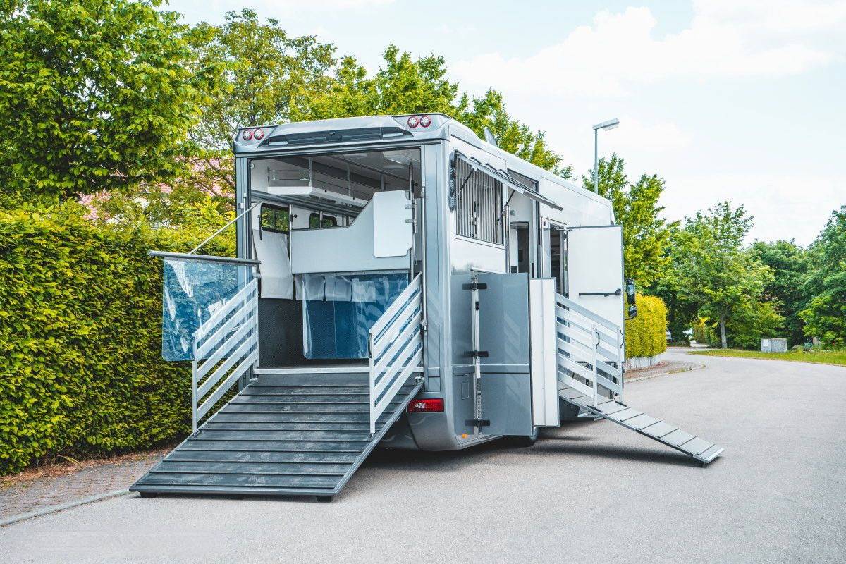 Horsebox NON-HGV Mercedes MERCEDES-BENZ 0 Used