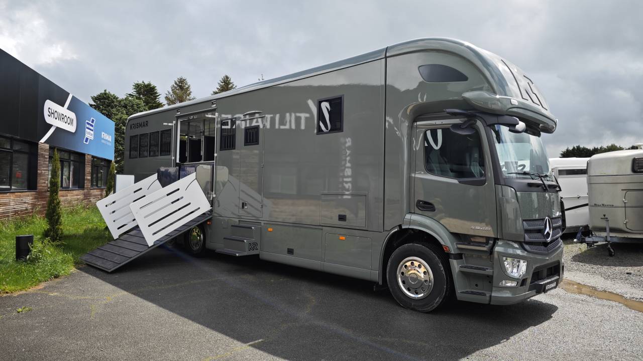 Horsebox NON-HGV Mercedes Classicspace 2640 2024 New