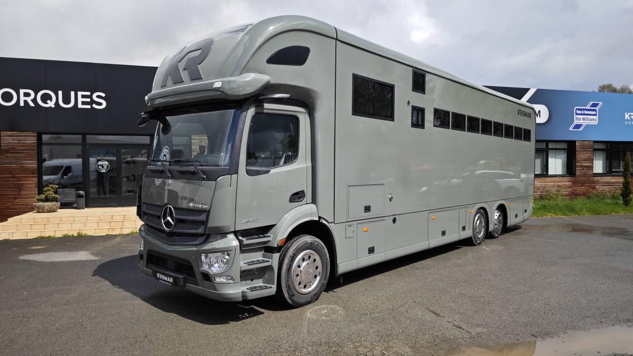Horsebox NON-HGV Mercedes Classicspace 2640 2024 New