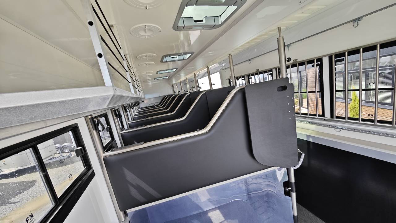 Horsebox NON-HGV Mercedes Classicspace 2640 2024 New
