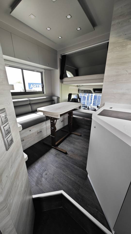 Horsebox NON-HGV Mercedes Classicspace 2640 2024 New