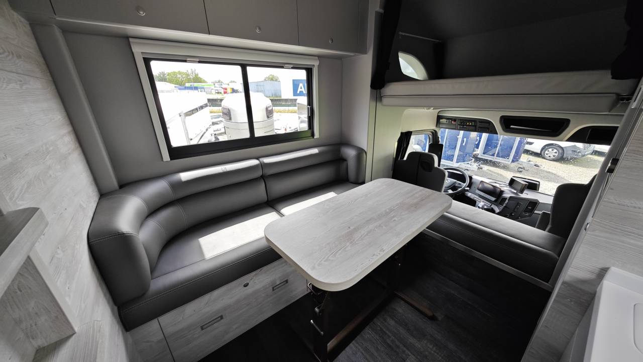 Horsebox NON-HGV Mercedes Classicspace 2640 2024 New