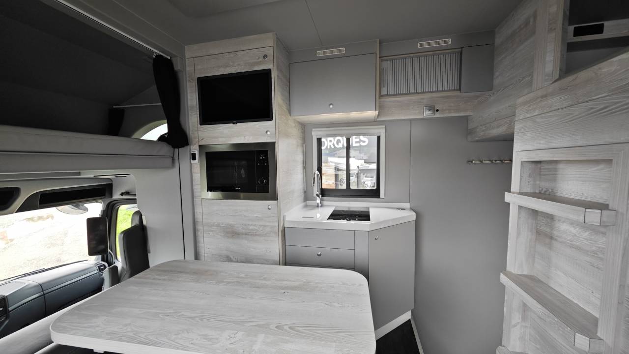 Horsebox NON-HGV Mercedes Classicspace 2640 2024 New