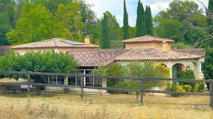 Luxurious equestrian property  Var