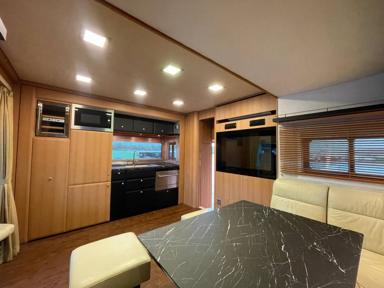 Horsebox NON-HGV Ketterer MERCEDES 2013 Used