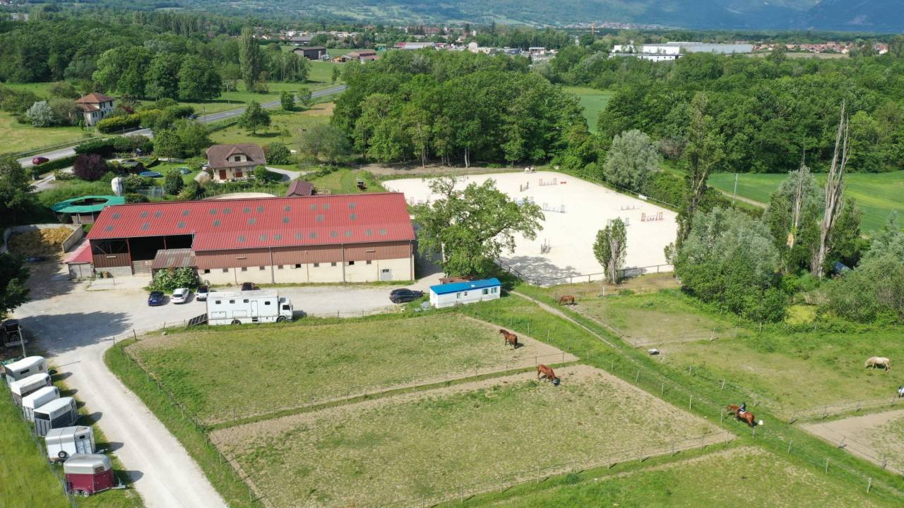 Livery yard  Haute-Savoie