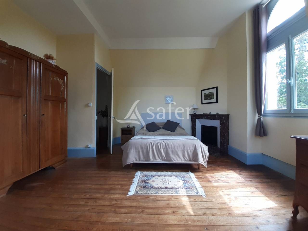 Equestrian property  Vienne