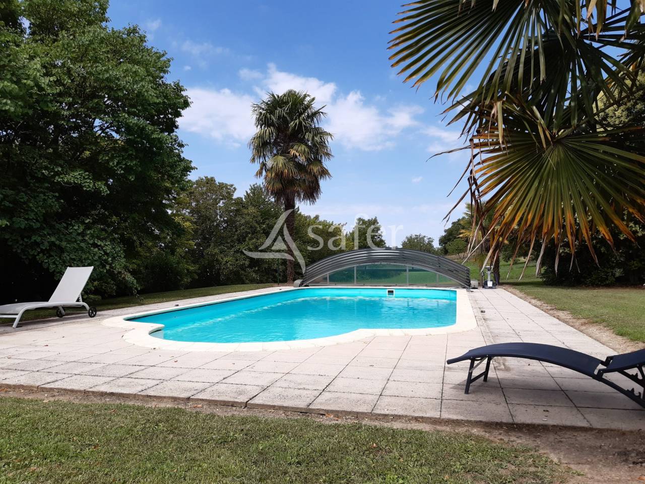 Equestrian property  Vienne