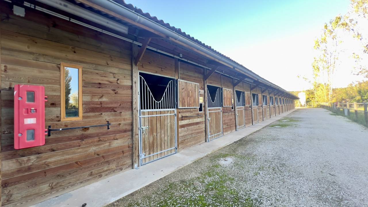 Luxurious equestrian property  Gard