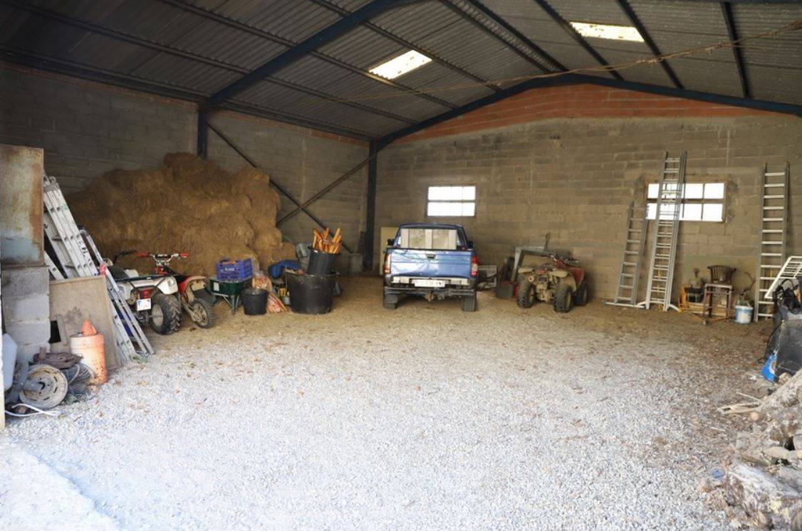 Luxurious equestrian property  Aude