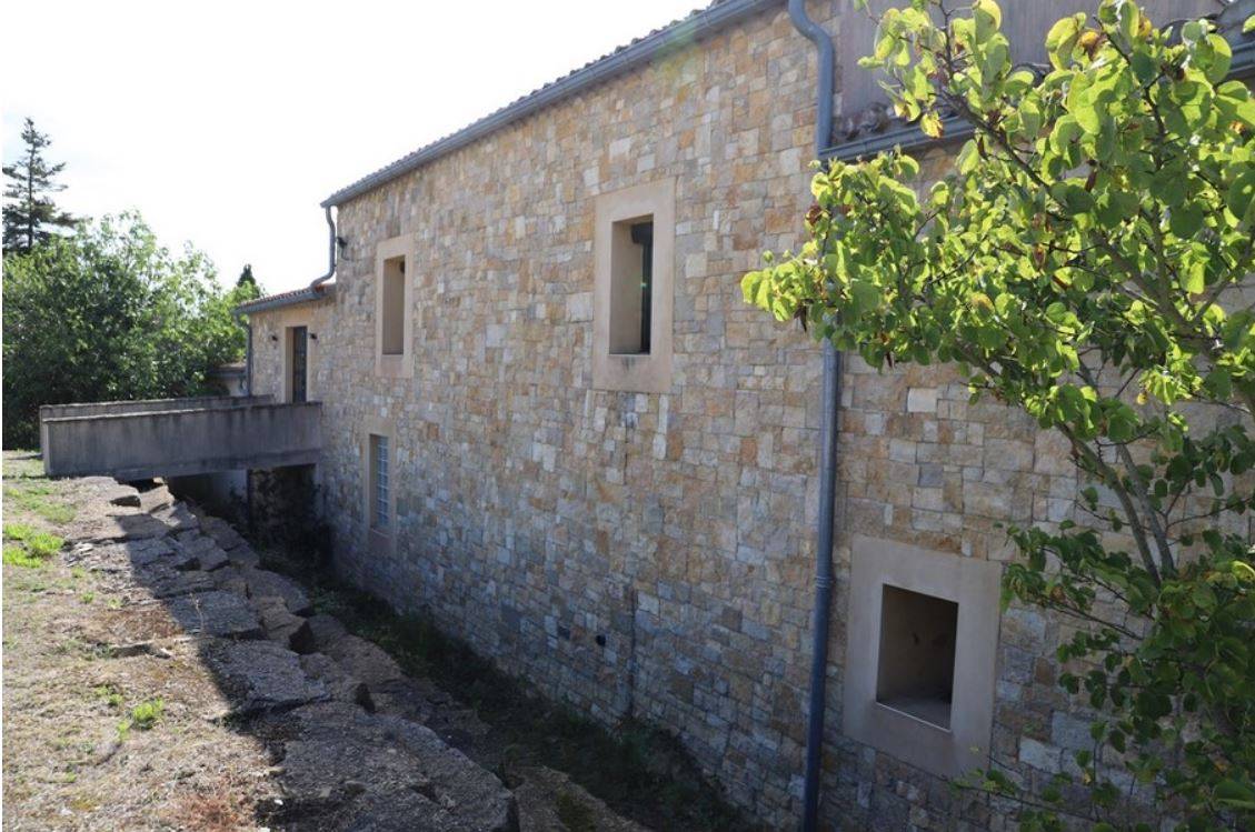 Luxurious equestrian property  Aude