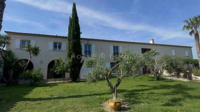 Equestrian property  Hérault