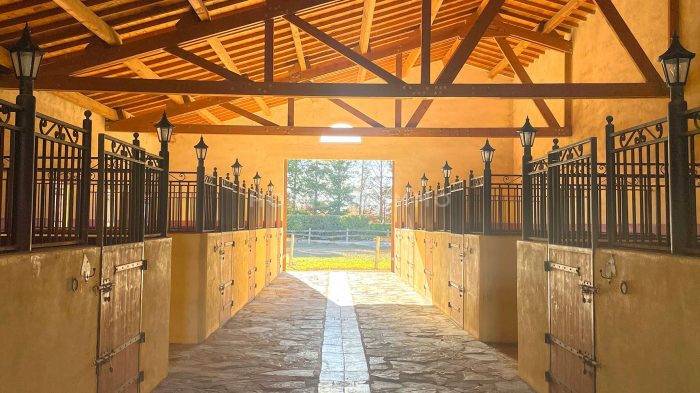 Equestrian property  Hérault