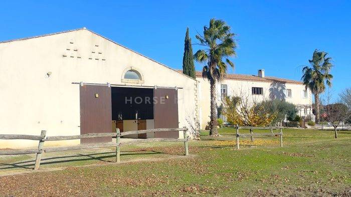 Equestrian property  Hérault