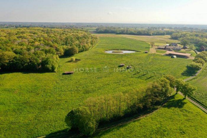 Equestrian property  Ain