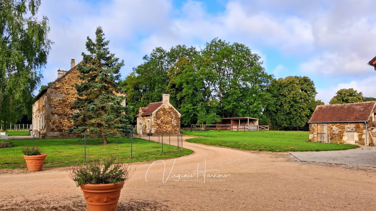 Luxurious equestrian property  Orne